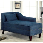 Divano lounge Sing con rivestimento in tessuto di transizione e finiture con borchie a chiodo by