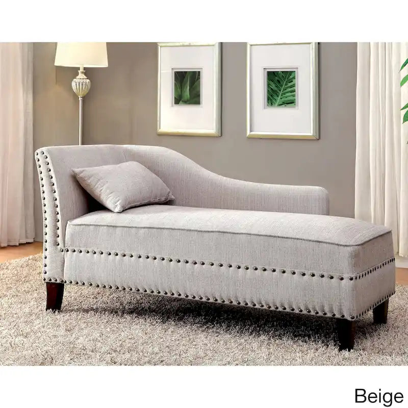 Divano lounge Sing con rivestimento in tessuto di transizione e finiture con borchie a chiodo by