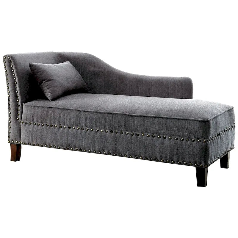 Divano lounge Sing con rivestimento in tessuto di transizione e finiture con borchie a chiodo by