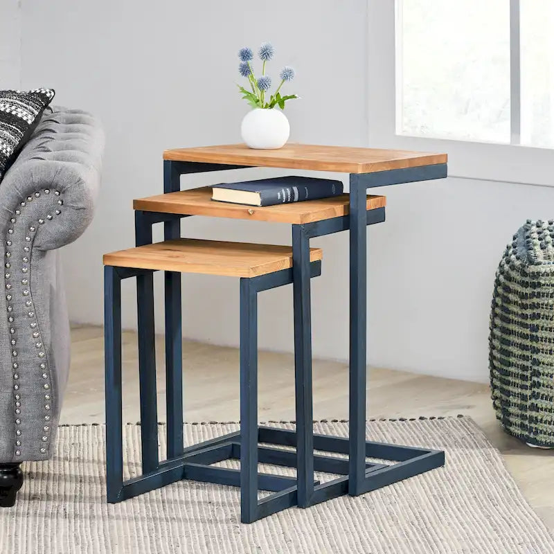 Tavolini impilabili Darlah in legno di abete e metallo in stile industriale moderno (Set di 3) by